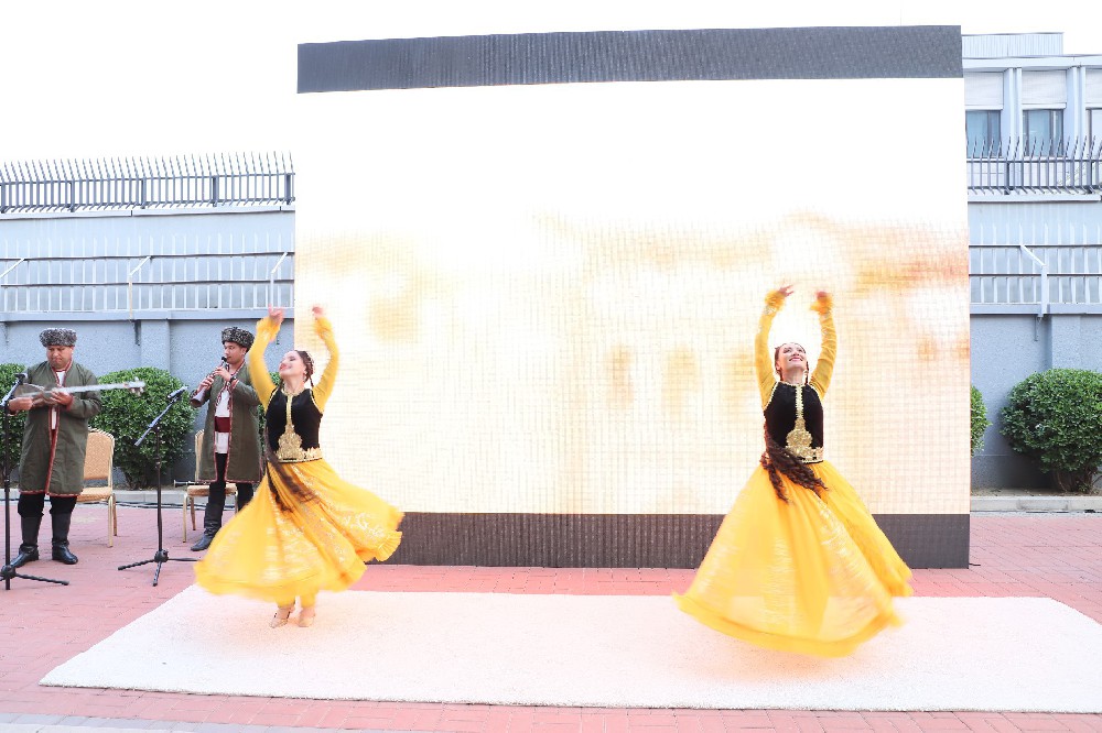 去乌兹别克斯坦跳起来----花拉子模舞蹈“拉孜格”