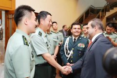 哥伦比亚驻华大使在京出席该国陆军节纪念活动