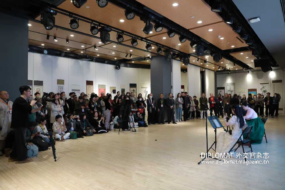 驻华韩国文化院举办训民精神韩文书画展